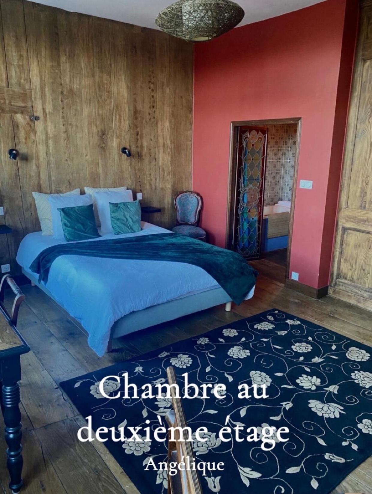 Mercier De Montigny - Les Chambres Du Beffroi - Spa Et Massage Fougères Eksteriør bilde